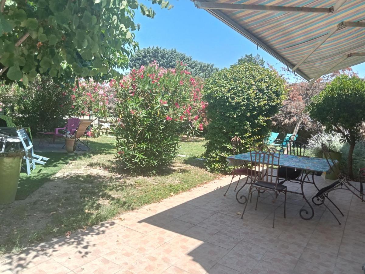 Вилла Cosy En Provence Maillane Экстерьер фото